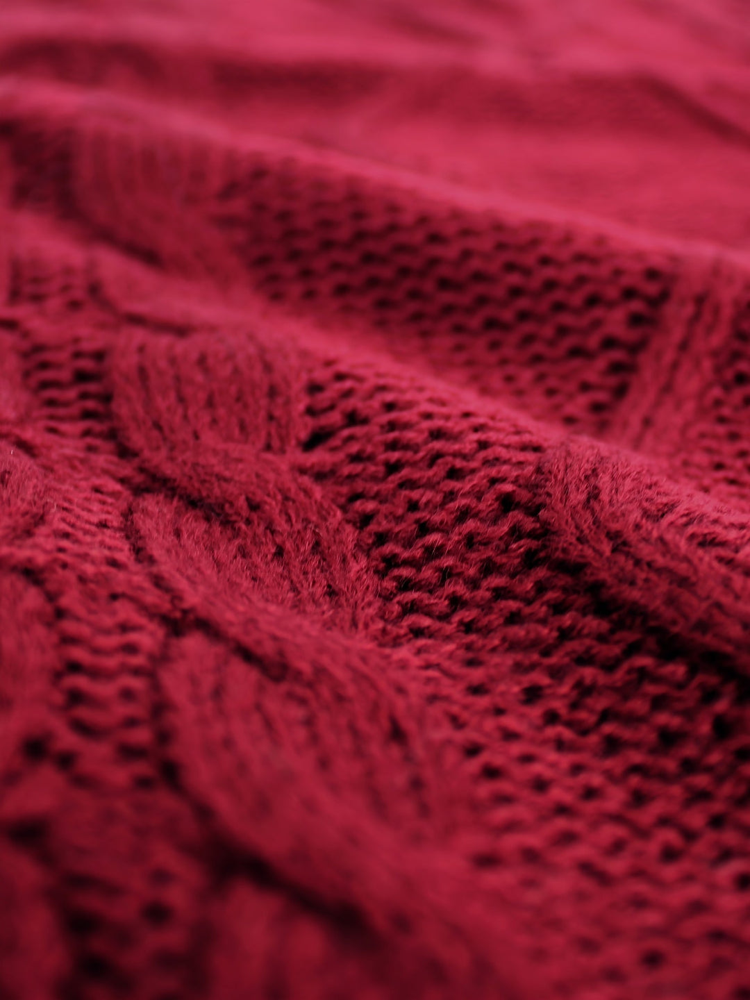 Cora | Cozy Cable-Knit V-Neck Sweater Vest